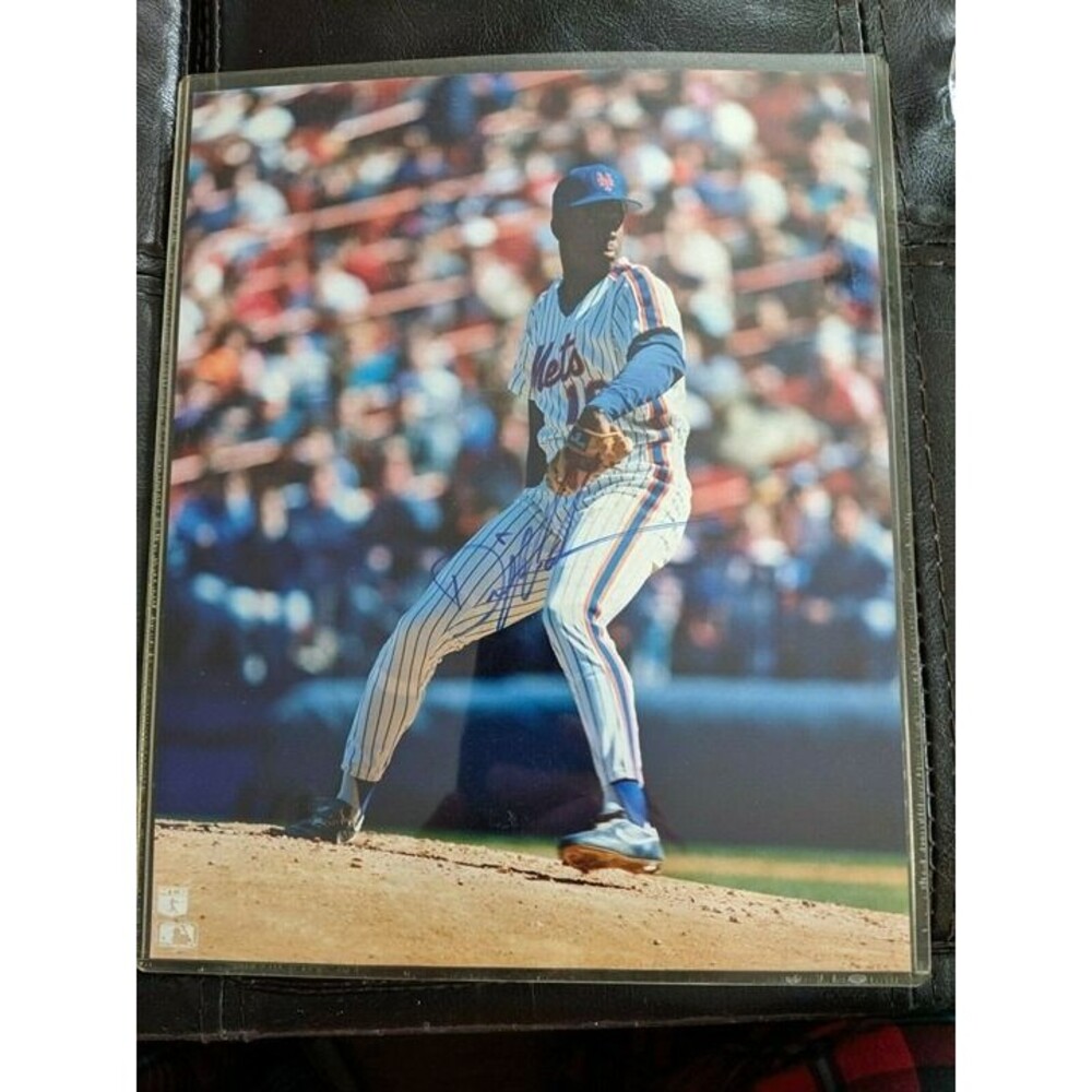 Dwight Gooden Signed Autograph 8x10 Photo Certificate of Authenticity